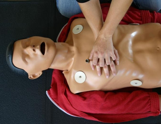 Provide cardiopulmonary resuscitation training online