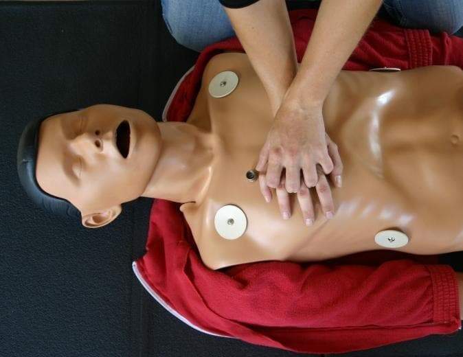 Apply First Aid training online HLTAID012